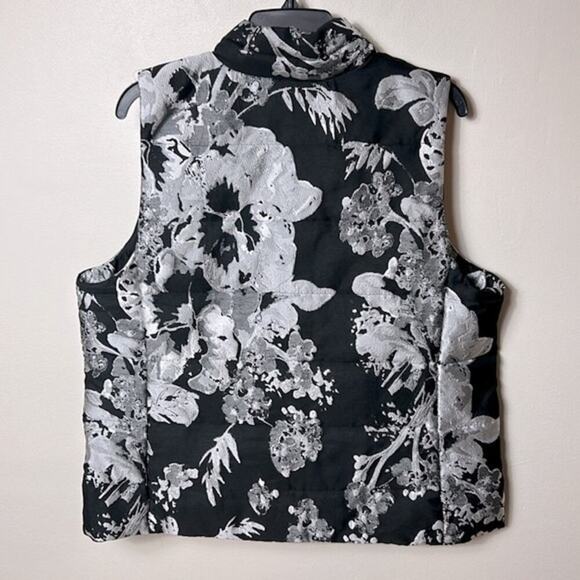 NWT Chico’s black and silver metallic jacquard puffer vest, XL - Picture 8 of 11